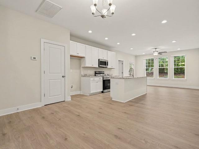 856 Pryor Street
