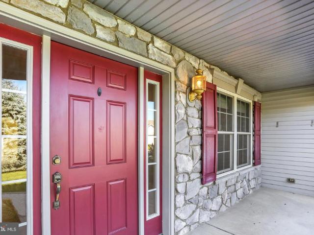 856 Walnut Crest Drive