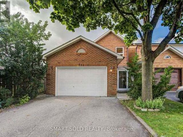 857 Messenger Meadow Drive, Mississauga, ON, L5C 3T1 house for sale | Listing ID W13709 | Royal LePage