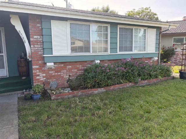 8588 Ardmore Pl