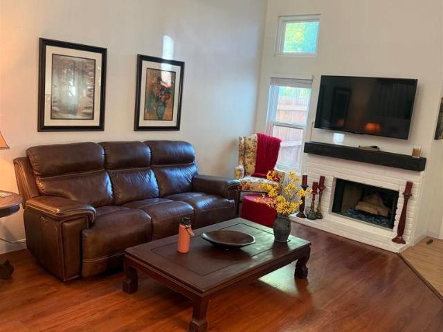 8589 Dortha Ct