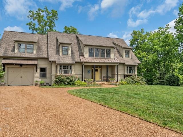 8581 Silver View Ln