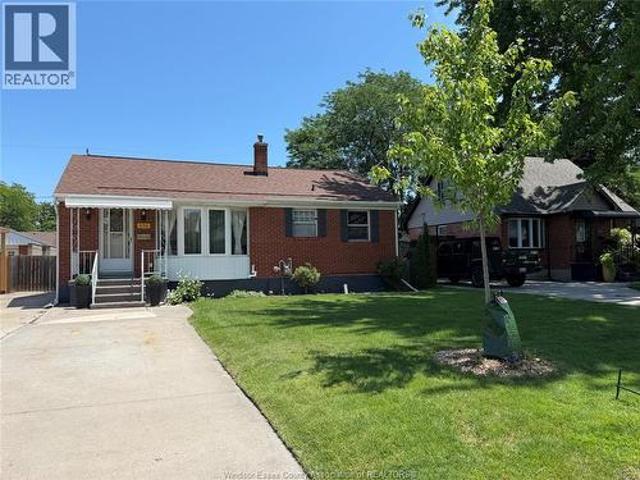 858 Laporte, Windsor, ON, N8S 3R4 house for sale | Listing ID 26019 | Royal LePage