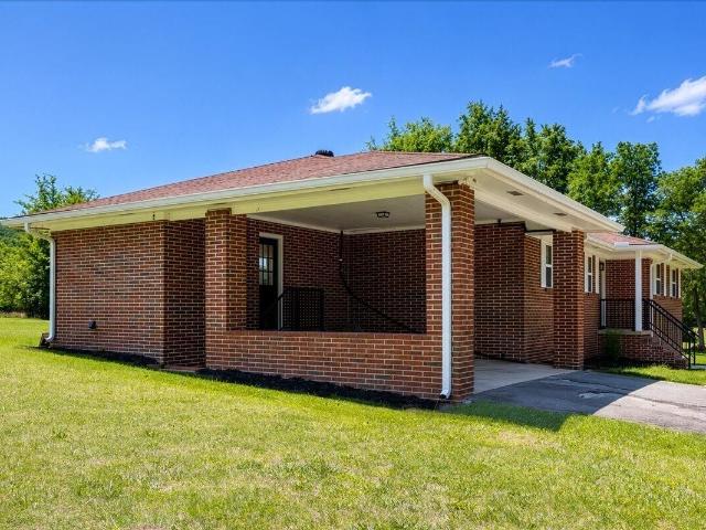 858 N Main Street
