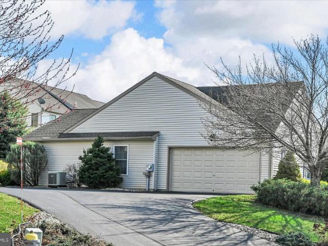 858 Water Edge Ct