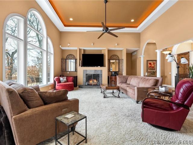 858 Via Del Lago Drive, Porto Cima, US, MO