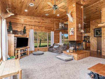 859 E Gordonville Rd, Midland, MI