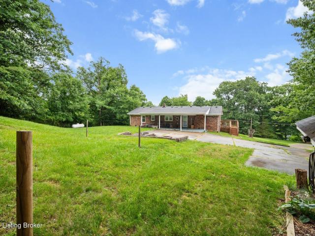 859 Quarry Ln