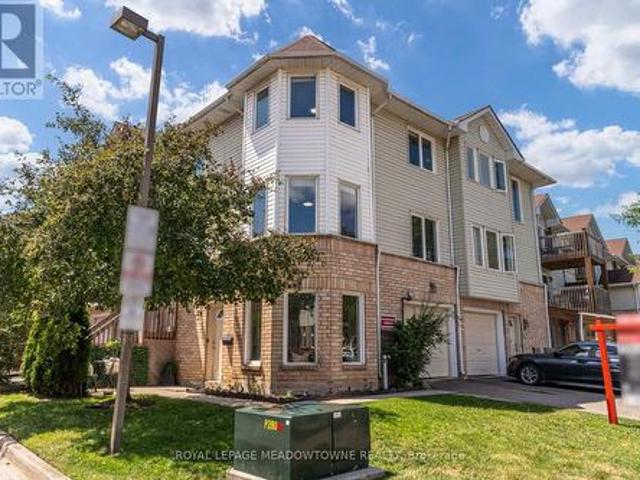 85 2 Wylie Circle, Halton Hills, ON, L7G 5M1 townhouse for sale | Listing ID W13684 | Royal LePage