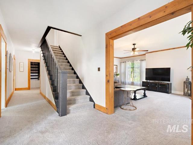 85 W Washington Ave