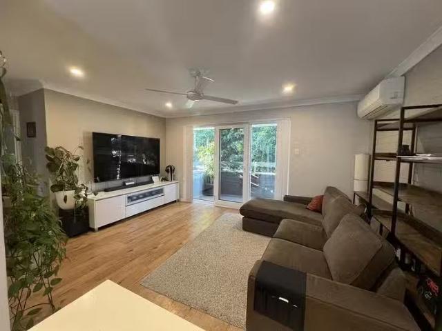 8/5 Welshpool Road, St James, WA 6102