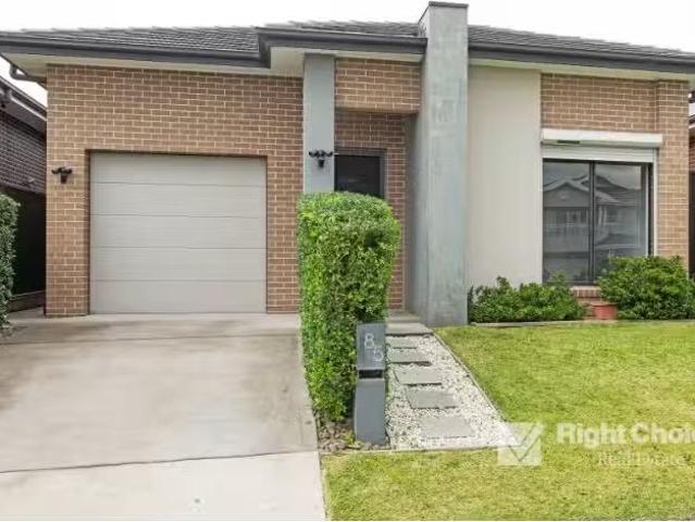 85 Bushranger Parade, Calderwood House for rent Listed by Rig.