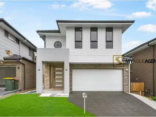85 Camarero Street, Box Hill House for rent Listed by Kaixin.