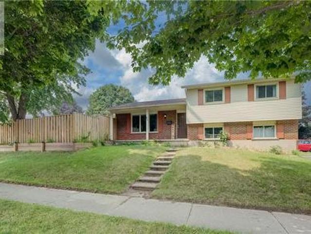 85 Foxhunt Road, Waterloo, ON, N2K 2R8 house for sale | Listing ID 40847 | Royal LePage