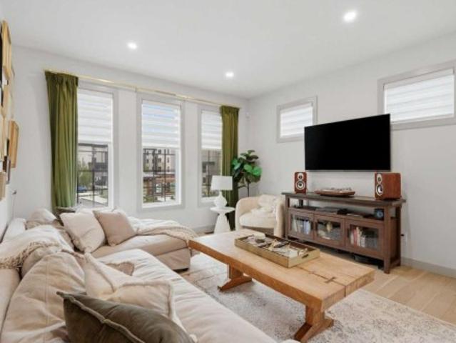 85 Greenbriar Place Nw, Calgary, AB, T3B 6J1 townhouse for sale | Listing ID A2347 | Royal LePage
