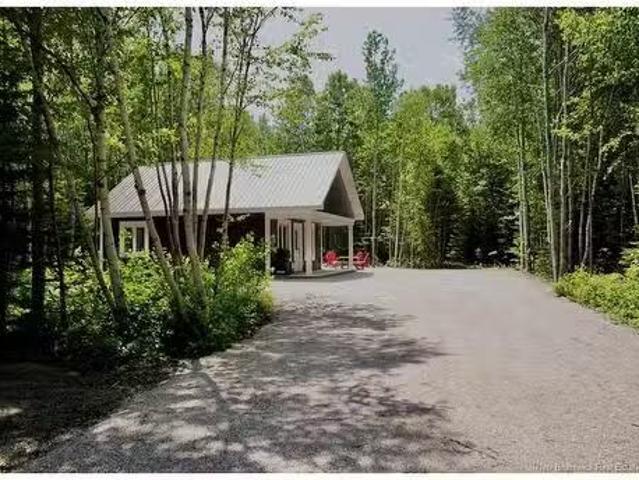 85 Kent Lodge St, Bathurst, NB, E8K 1B1 commercial for sale.