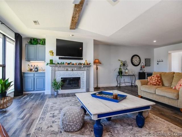 85 LA Jolla Dr Unit 3A, Four Seasons, MO 65049