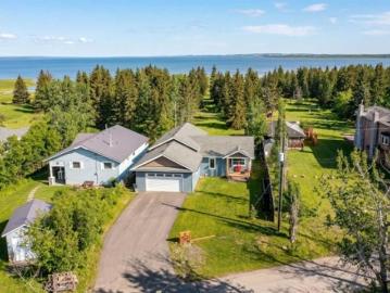 85 Lakeview Avenue, Gull Lake, AB, T4L 2N1 house for sale | Listing ID A2304 | Royal LePage