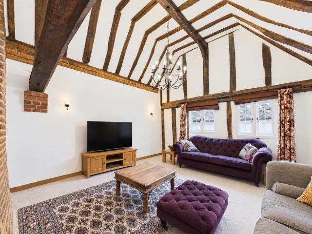 85, Lower Tilehouse Street, Hitchin SG5 2 bed house to rent £3,500 pcm £808 pw