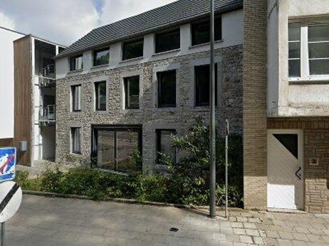85 m2 apartment for rent in Hoei
