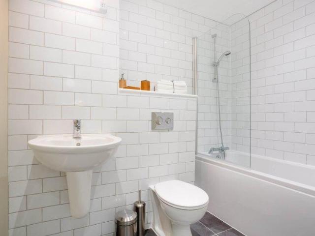 85 Newhall Street, Birmingham 1 bed flat to rent £850 pcm £196 pw