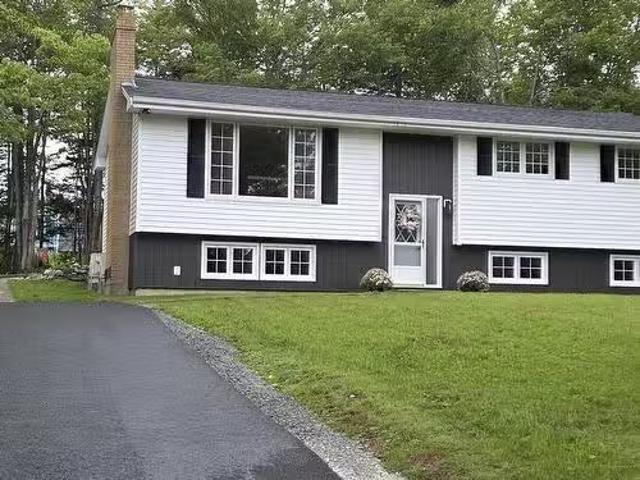 85 Pinetree Crescent, Hammonds Plains, NS, B3Z 1K4 house for.