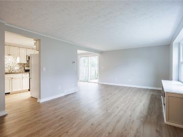 85 Springwood Drive