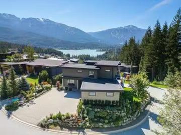 8604 Jon Montgomery Stroll Way, Whistler, BC, V8E 1L9 house.