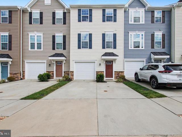 8605 Upton