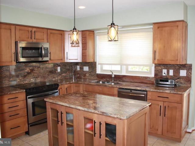 8606 Compass Court