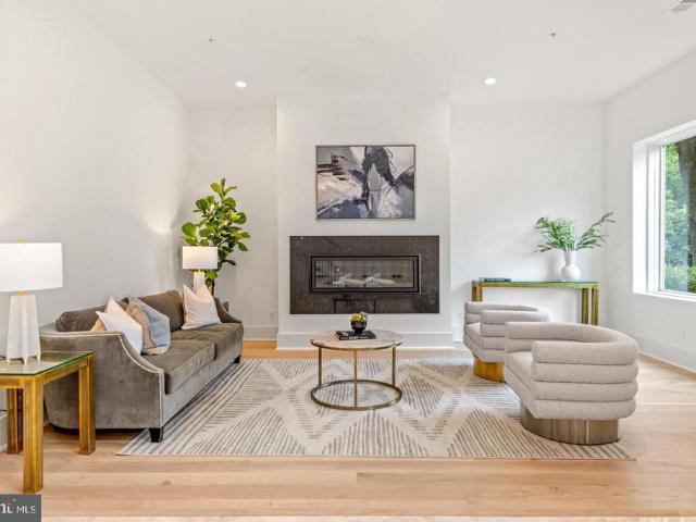 8609 Woodbrook Lane