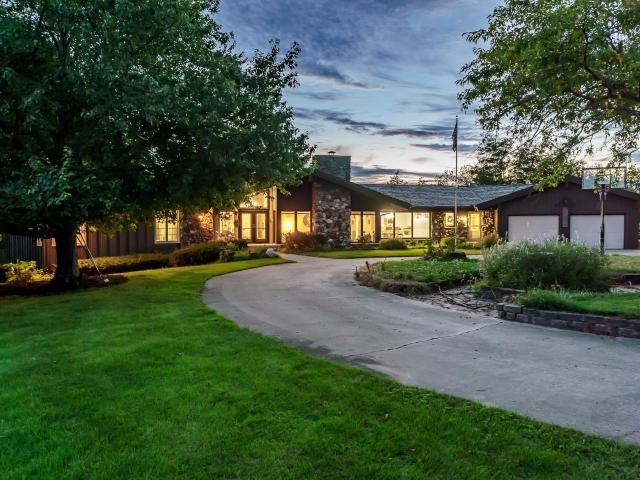 8600 Summerset Drive