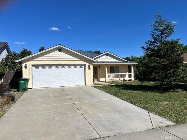 860 Applewood