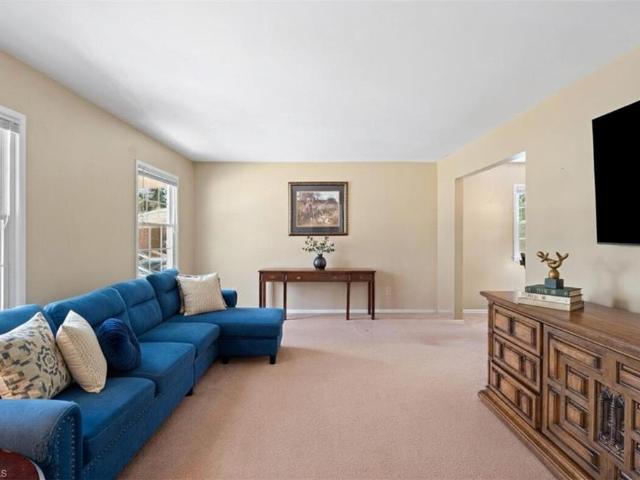 860 Duckview Court