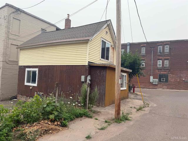 860 W Franklin Street
