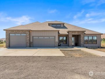 860 Waterbrook Ln, Ellensburg, WA