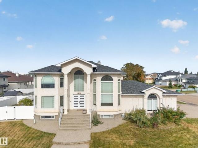 8616 A Avenue Nw, Edmonton, AB, T5Z 3E8 house for sale | Listing ID E4511 | Royal LePage