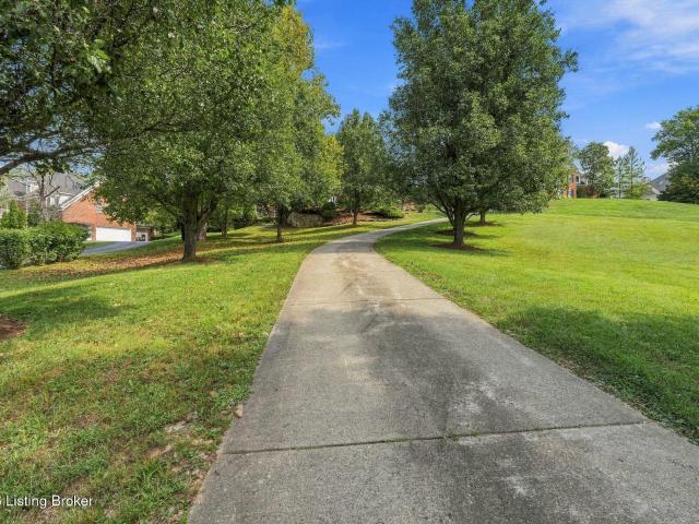8618 Westover Dr