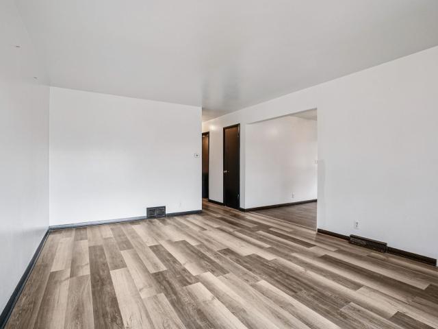 8610 W. Potomac Avenue, Milwaukee, US, WI