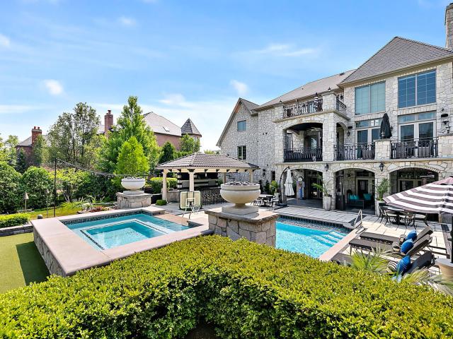 8611 Crest Court
