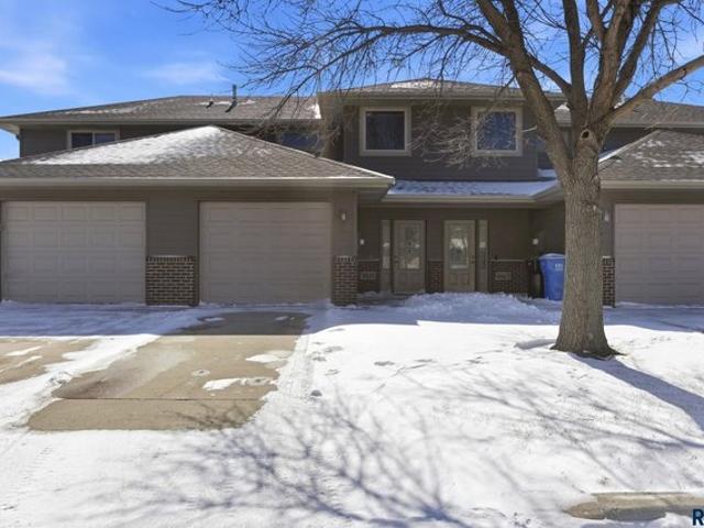 8611 W Grinn Pl, Sioux Falls, SD 57106