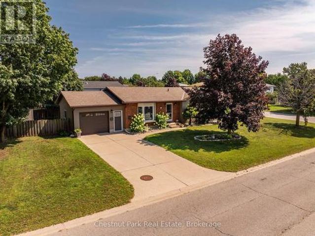 861 Arlington Street, Saugeen Shores, ON, N0H 2C4 house for sale | Listing ID X13735 | Royal LePage