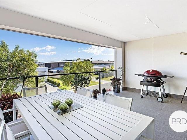 8/61 East Quay Drive, BIGGERA WATERS QLD 4216