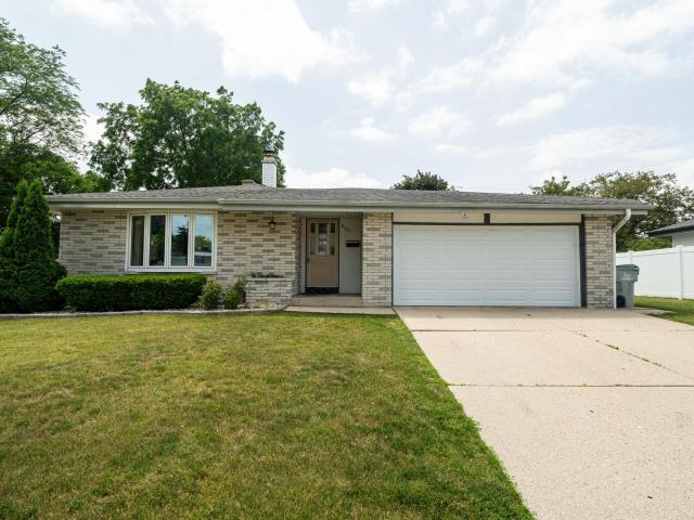 8625 W Petersik St
