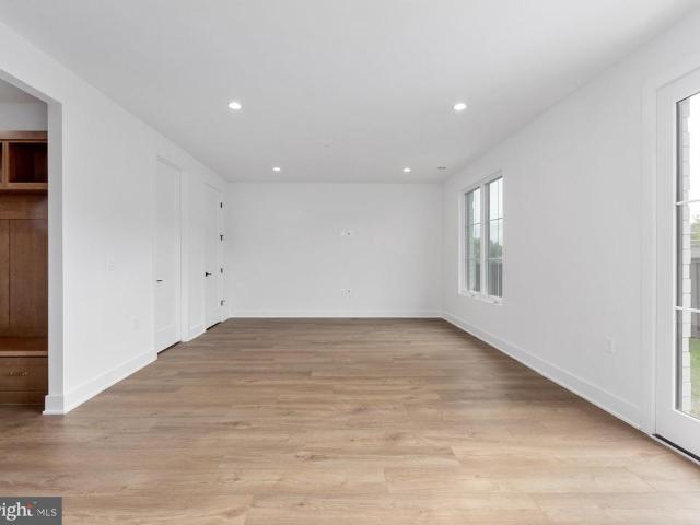 8627 Erdem Place