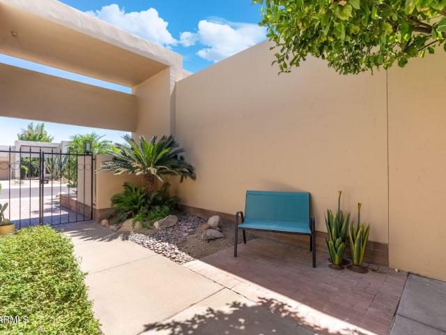 8628 e san rafael drive
