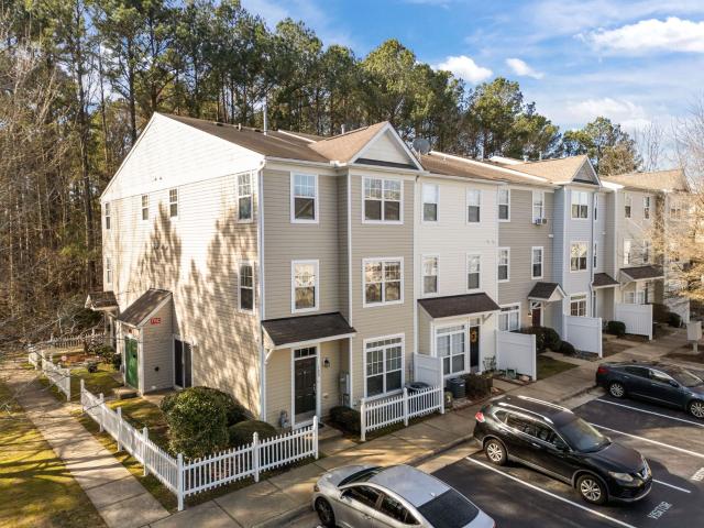 8621 Neuse Club Lane, Raleigh, US, NC