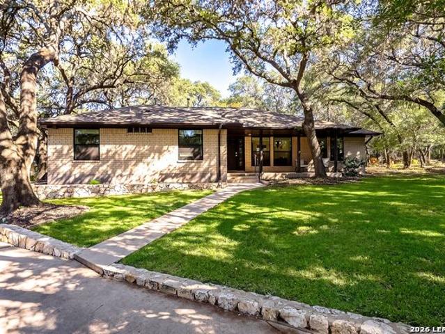 8621 Indian Hills Ln