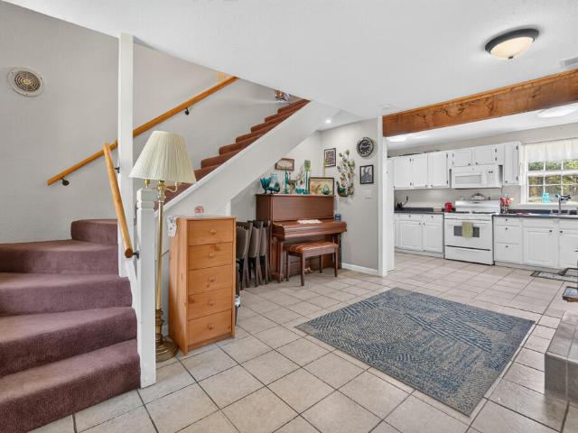 8622 Vandever Rd