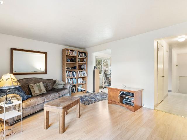 8622 8 SE 8TH AVE